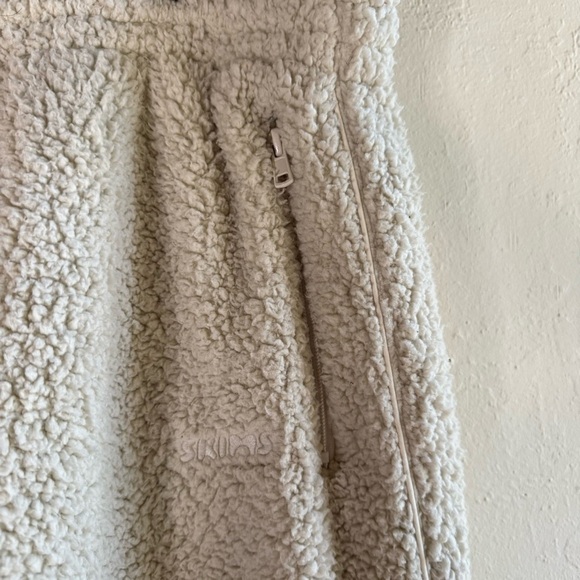 Skims Teddy Track Pants in Bone Sherpa Size XL NWT - Picture 3 of 9